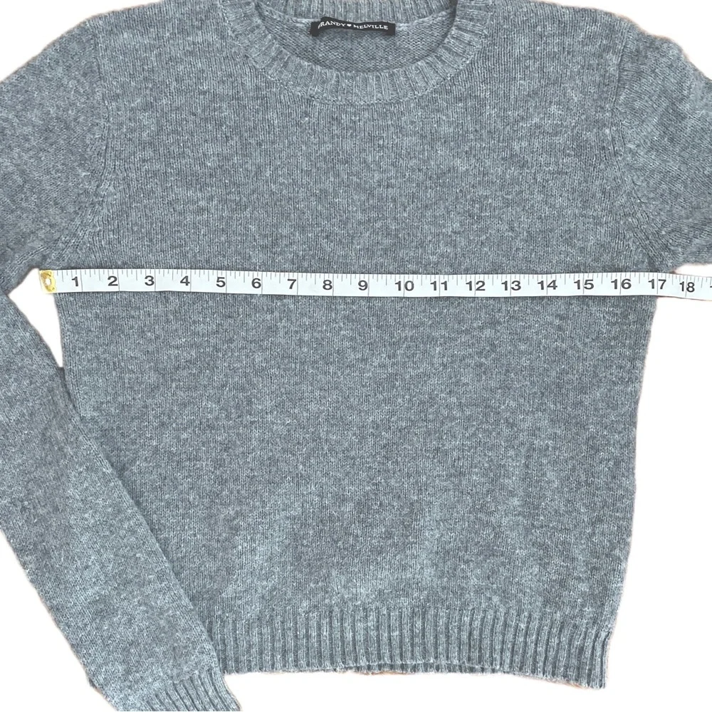 BRANDY MELVILLE Gray Gracie Pullover Sweater - Excellent Pre-Owned Condi…